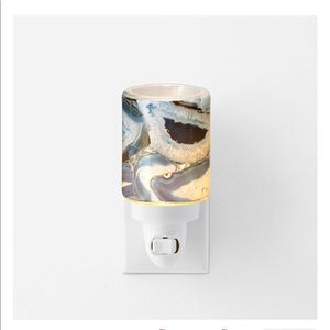 Scentsy February 2022 Mini warmer of the month